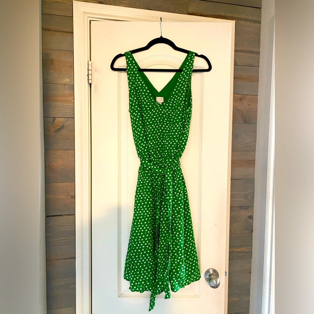 Flattering green polka dot dress! Size S.